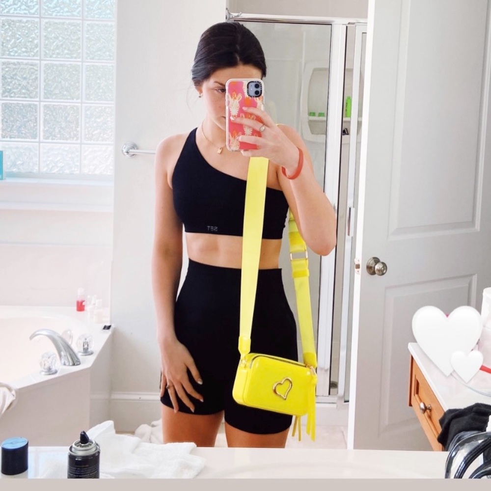 SET ACTIVE BLACK ONE SHOULDER SET BOOTY SHORTS WORKOUT SET